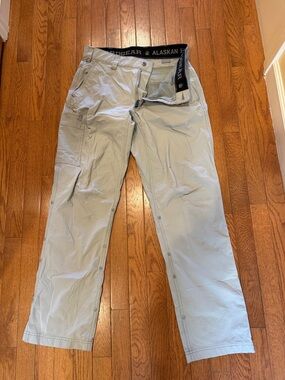 Alaskan Gear Men's Light Gray Cargo Convertible Pants